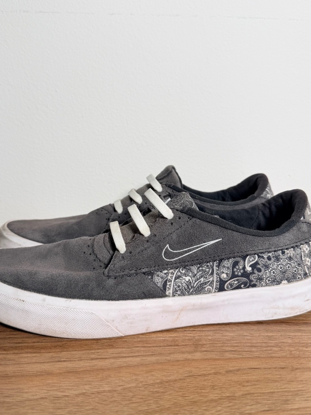 Nike SB Shane Premium Dark Smoke Grey Paisley Printed Shoe Sneaker Men's 9